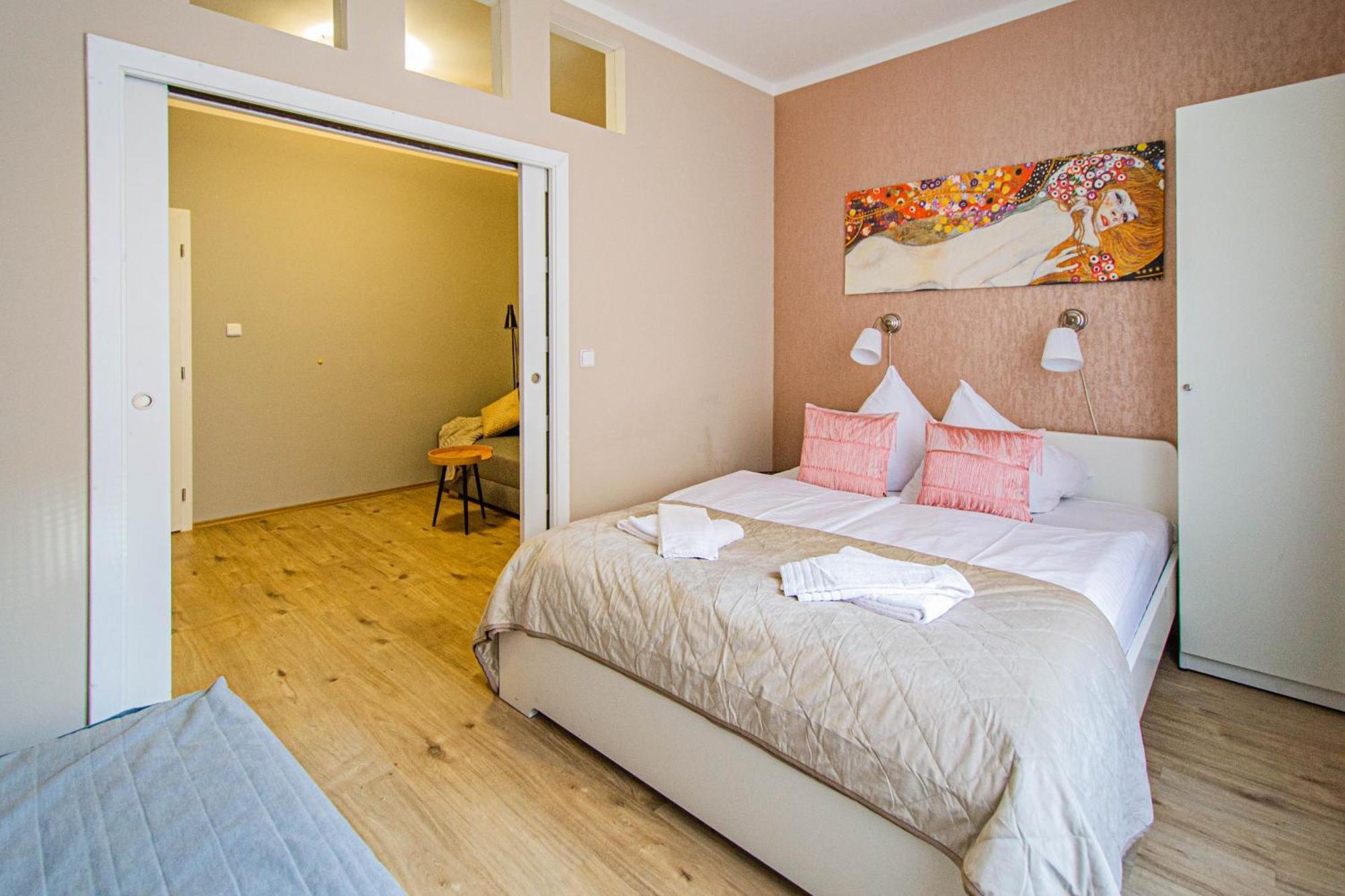 Old Town Rybna Apt By Ruterra Prag Exterior foto
